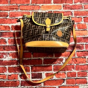 FENDI Shoulder Strapped bag